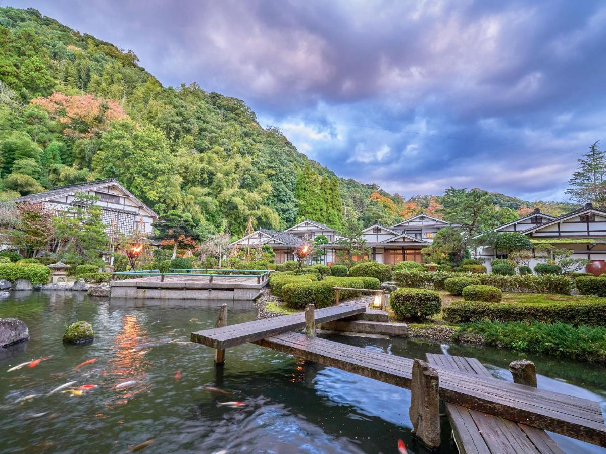 Ooedo Onsen Monogatari Premium Saiki Bekkan Misasa Esterno foto