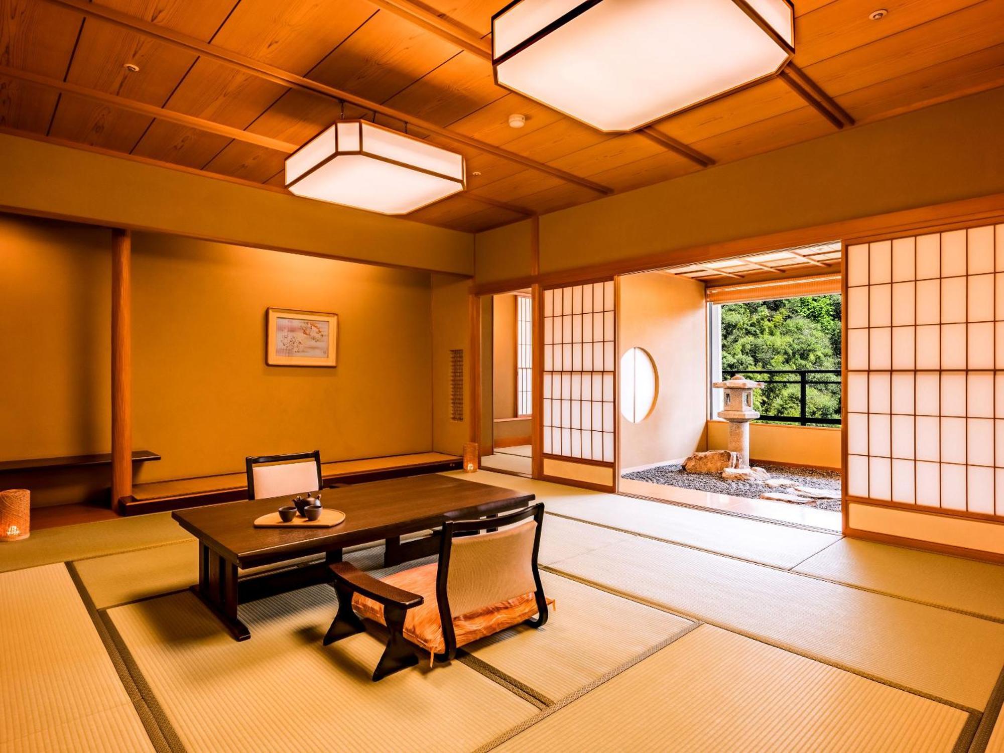 Ooedo Onsen Monogatari Premium Saiki Bekkan Misasa Esterno foto