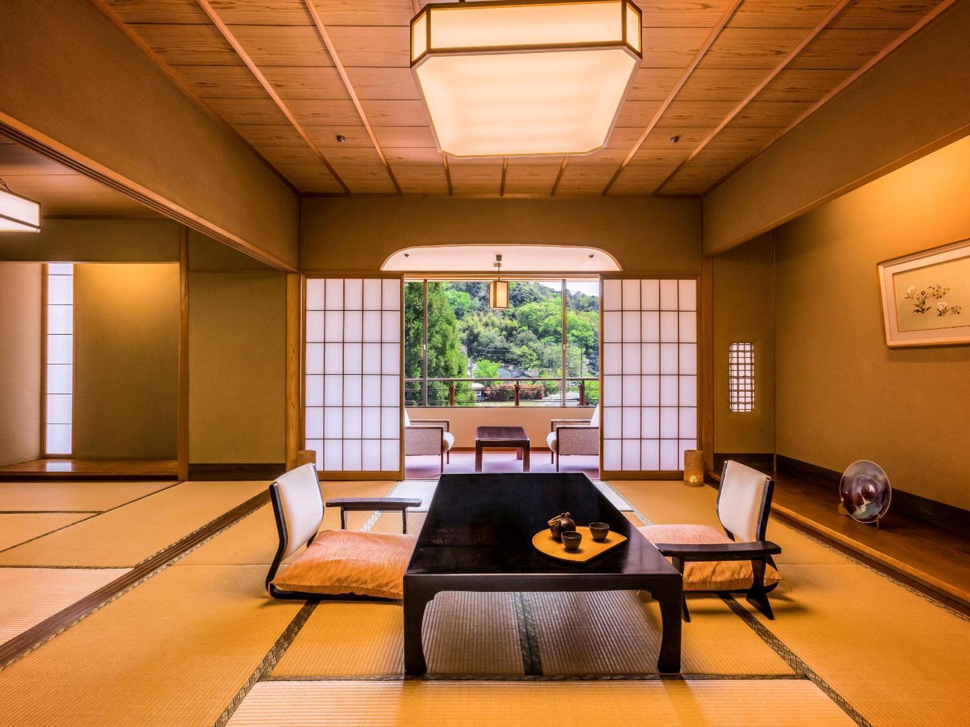 Ooedo Onsen Monogatari Premium Saiki Bekkan Misasa Esterno foto