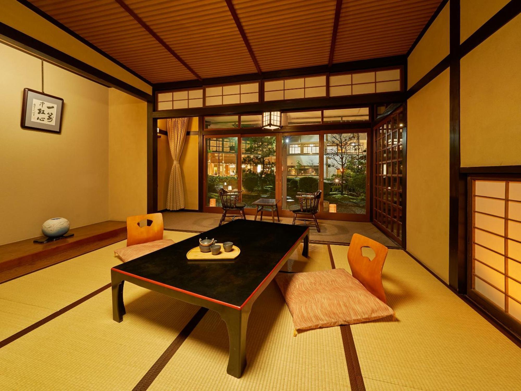 Ooedo Onsen Monogatari Premium Saiki Bekkan Misasa Esterno foto