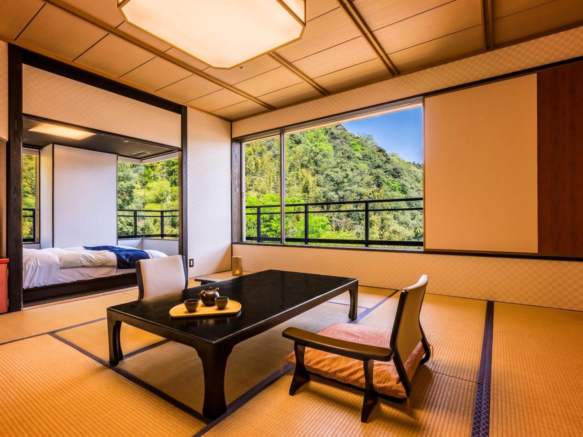 Ooedo Onsen Monogatari Premium Saiki Bekkan Misasa Esterno foto