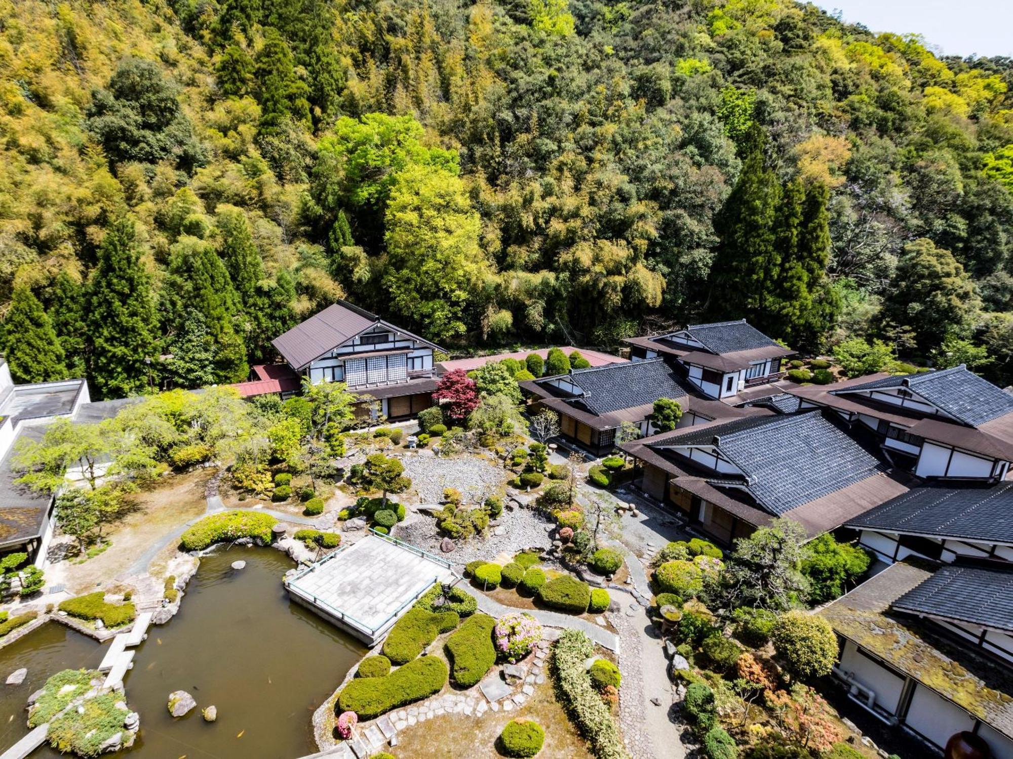 Ooedo Onsen Monogatari Premium Saiki Bekkan Misasa Camera foto